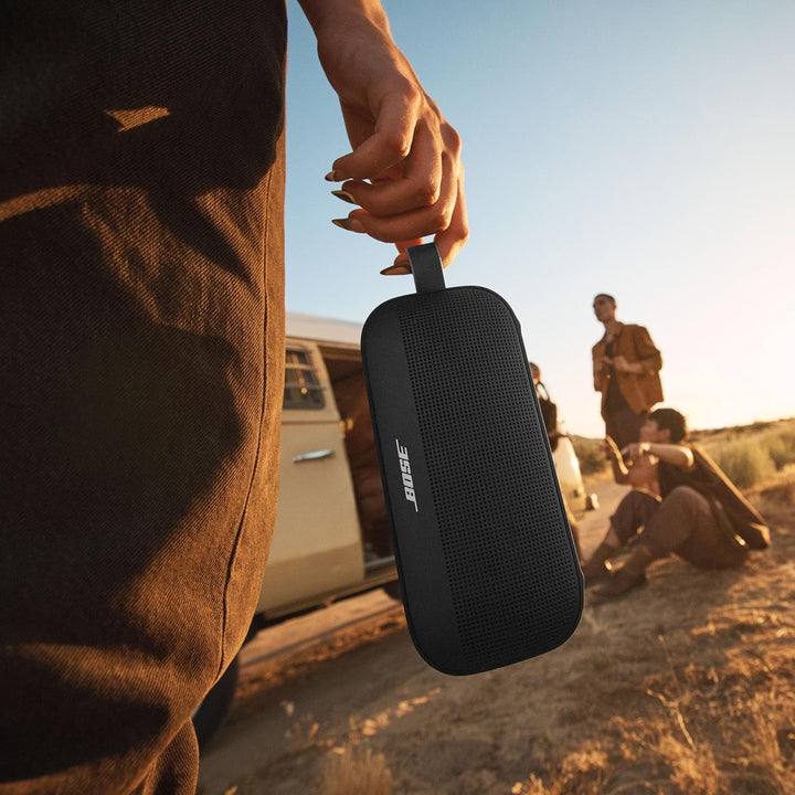 Difuzor Bluetooth portabil Bose Soundlink Flex (Gen. 2), difuzor portabil pentru exterior cu sunet natural, autonomie de până la 12 ore, rezistent la praf și apă, negru